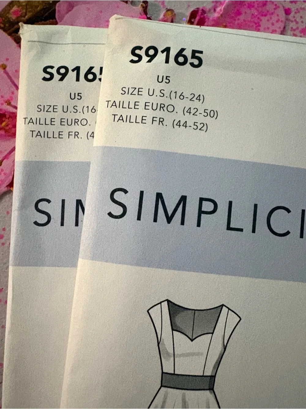 BN UNCUT SIMPLICITY 9165 R5 Plus HALLOWEEN COSTUMES SEWING PATTERNS